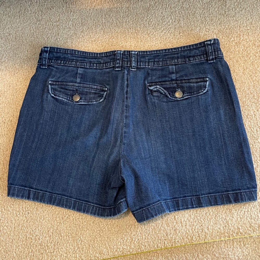 Liz Claiborne Denim Shorts Dark Wash Classic Jean Pockets Blue Size 12 Excellent - Picture 8 of 8